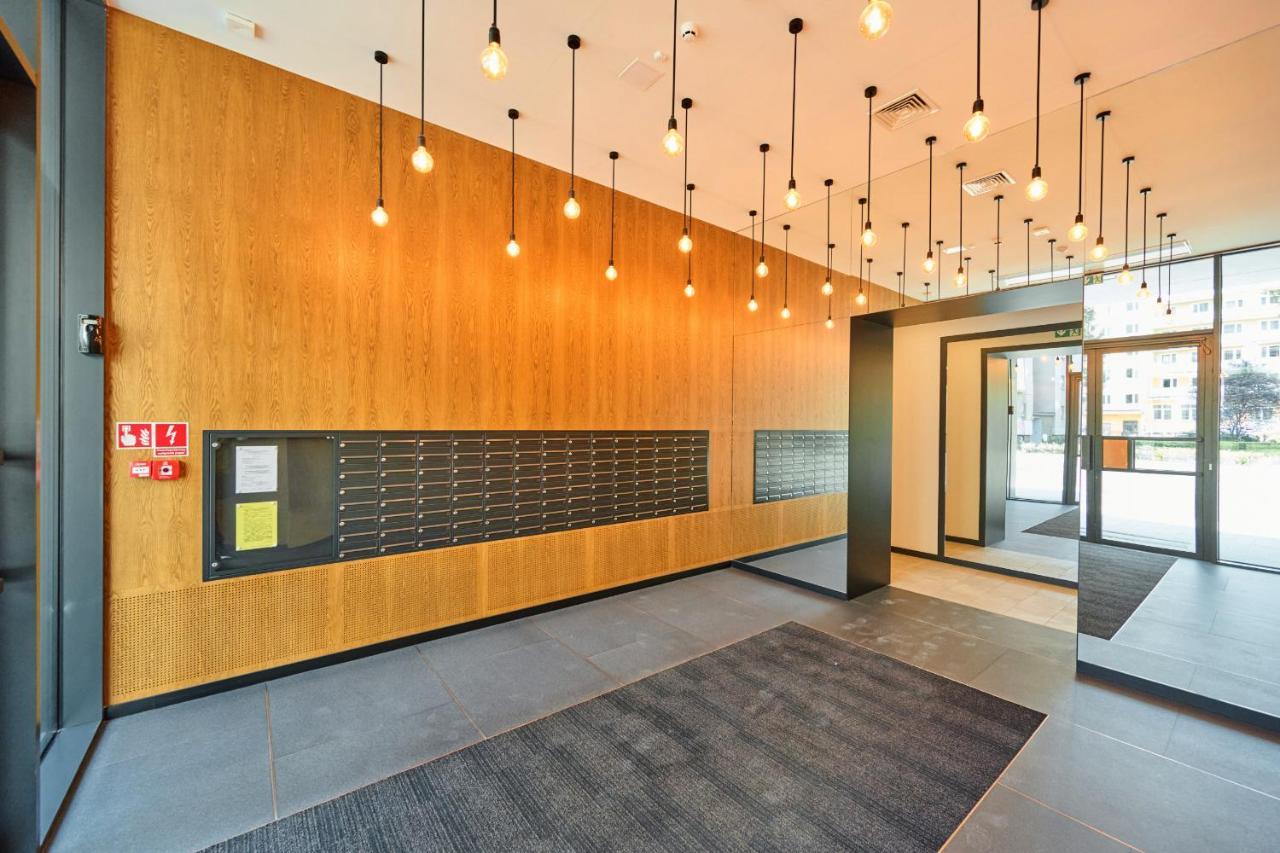 Nowoczesny Apartament Z Balkonem I Parkingiem W Centrum Wroclawia By Noclegi Renters Экстерьер фото