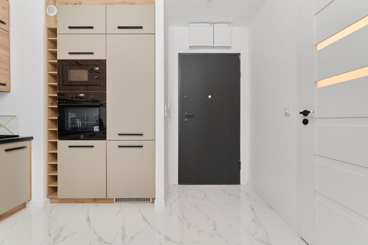 Nowoczesny Apartament Z Balkonem I Parkingiem W Centrum Wroclawia By Noclegi Renters Экстерьер фото